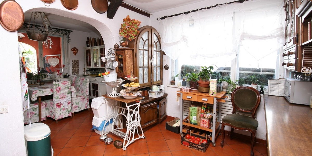 6 Rooms Rooms,2 BathroomsBathrooms,Domy,Sprzedaż,1601