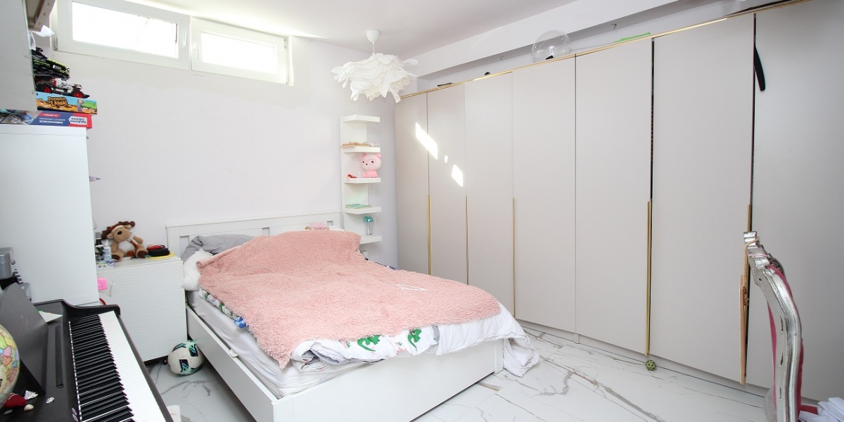 9 Rooms Rooms,2 BathroomsBathrooms,Komercyjne,Sprzedaż,1763