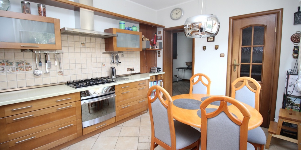 5 Rooms Rooms,2 BathroomsBathrooms,Domy,Sprzedaż,1857