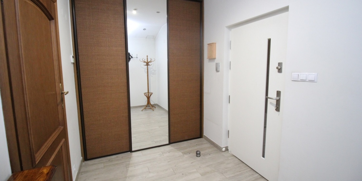 5 Rooms Rooms,2 BathroomsBathrooms,Domy,Sprzedaż,1857