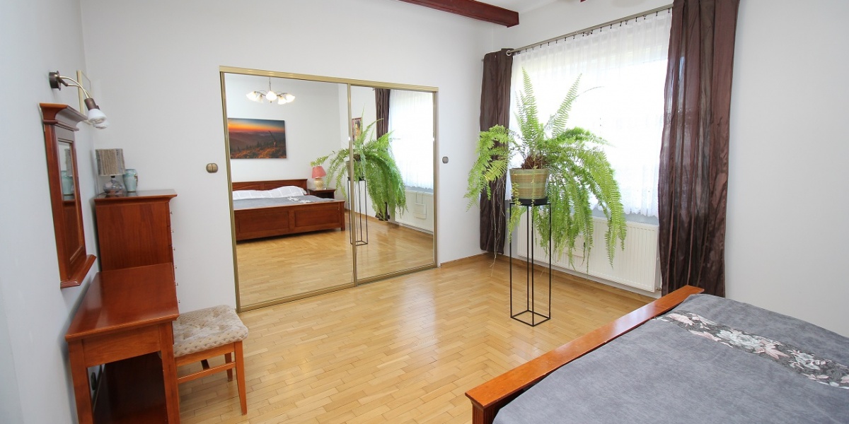 5 Rooms Rooms,2 BathroomsBathrooms,Domy,Sprzedaż,1857