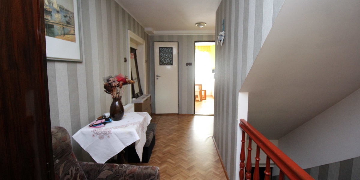 Wałbrzych, Podgórze, 8 Rooms Rooms,2 BathroomsBathrooms,Domy,Sprzedaż,Szkolna,1866