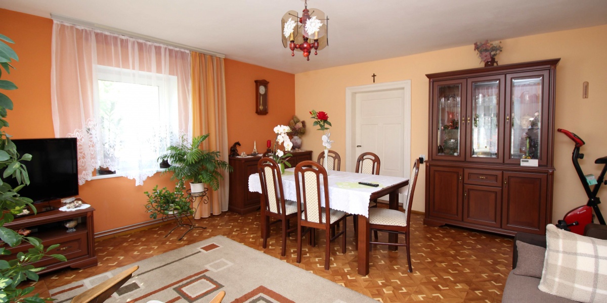 Wałbrzych, Podgórze, 8 Rooms Rooms,2 BathroomsBathrooms,Domy,Sprzedaż,Szkolna,1866