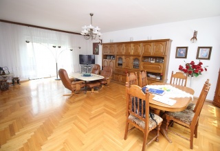 7 Rooms Rooms,2 BathroomsBathrooms,Domy,Sprzedaż,1876