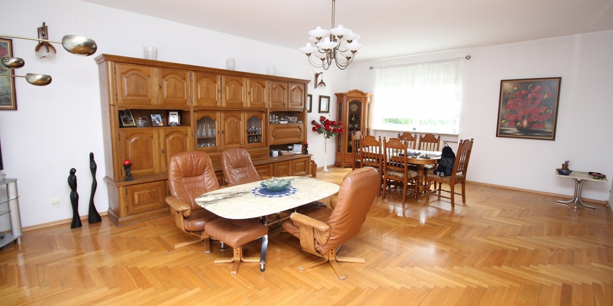 7 Rooms Rooms,2 BathroomsBathrooms,Domy,Sprzedaż,1876
