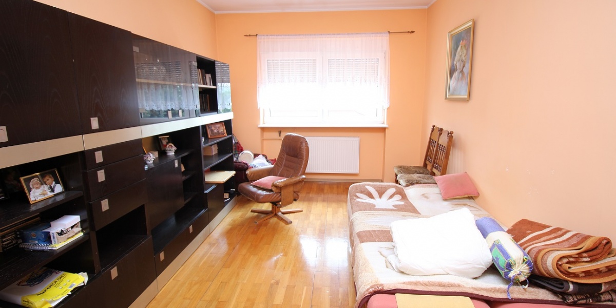 7 Rooms Rooms,2 BathroomsBathrooms,Domy,Sprzedaż,1876