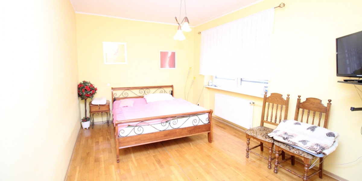 7 Rooms Rooms,2 BathroomsBathrooms,Domy,Sprzedaż,1876